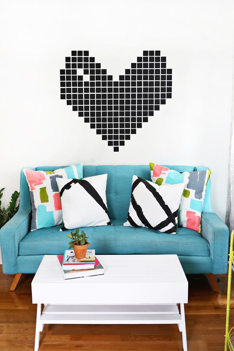 DIY abstract pillows—so cute! (click through for tutorial)