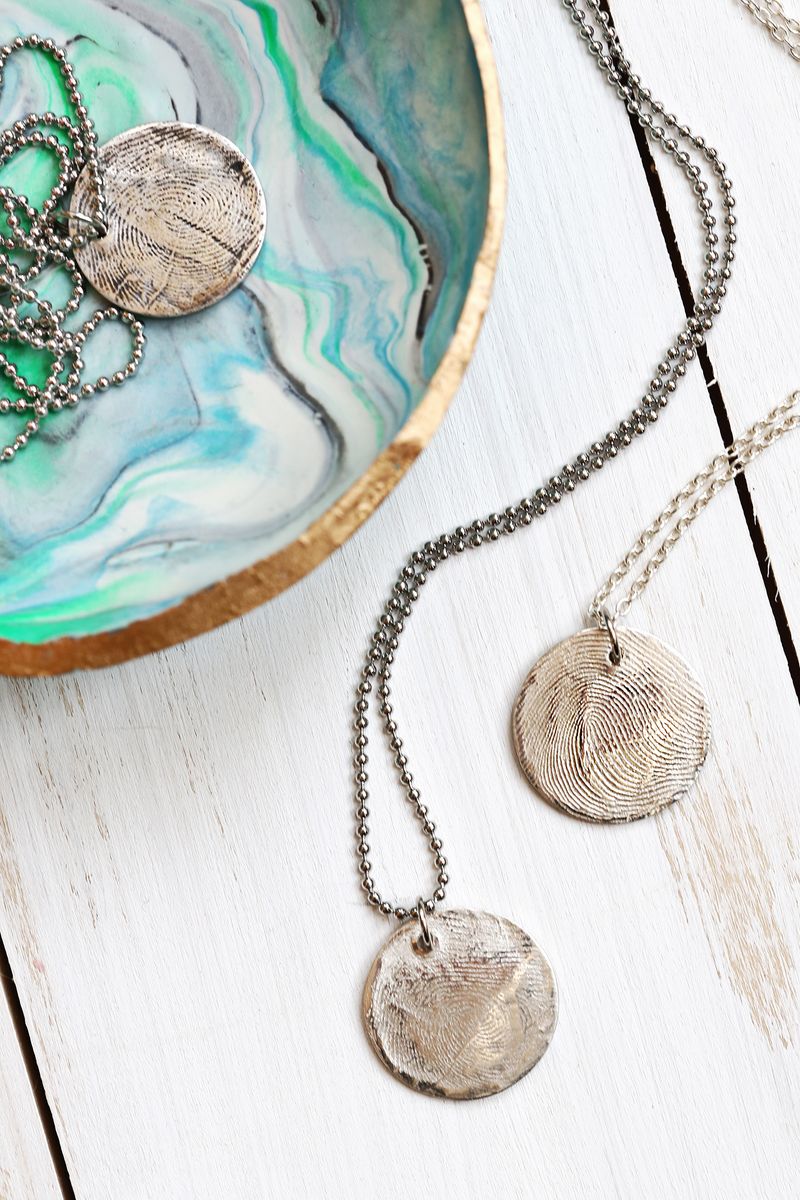 Have to do this! Use metal clay at home to make a pure silver fingerprint pendant necklace (click through for tutorial) 