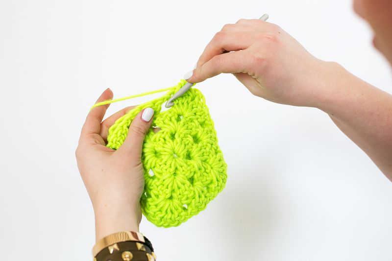 How to join granny squares step 6.