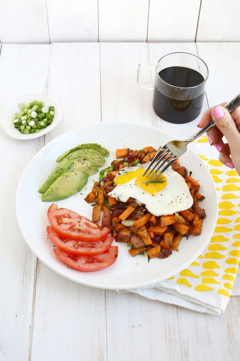 Gimmie! Sweet potato + bacon breakfast hash (click through for recipe) 