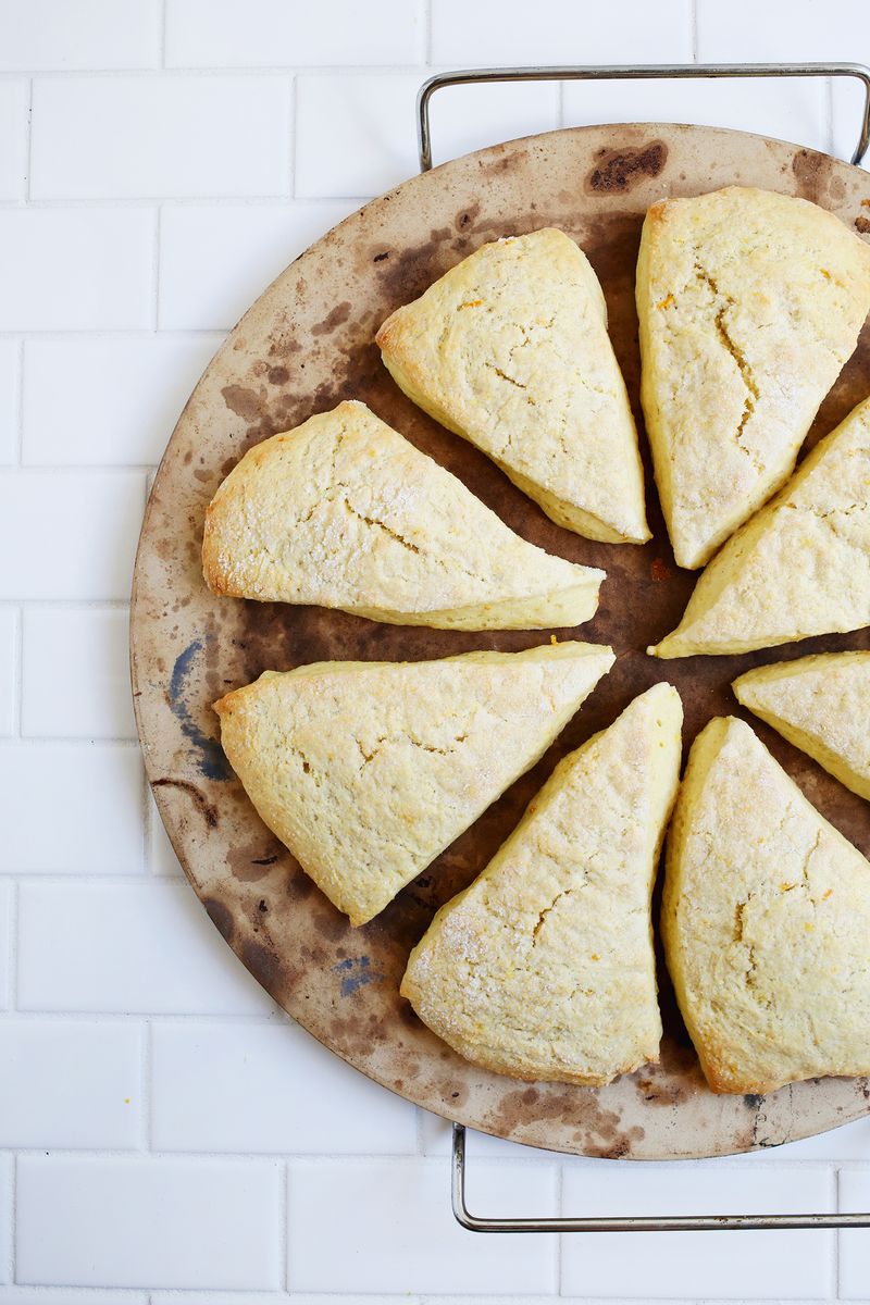 Perfect for brunch! orange zest scones (click through for recipes 