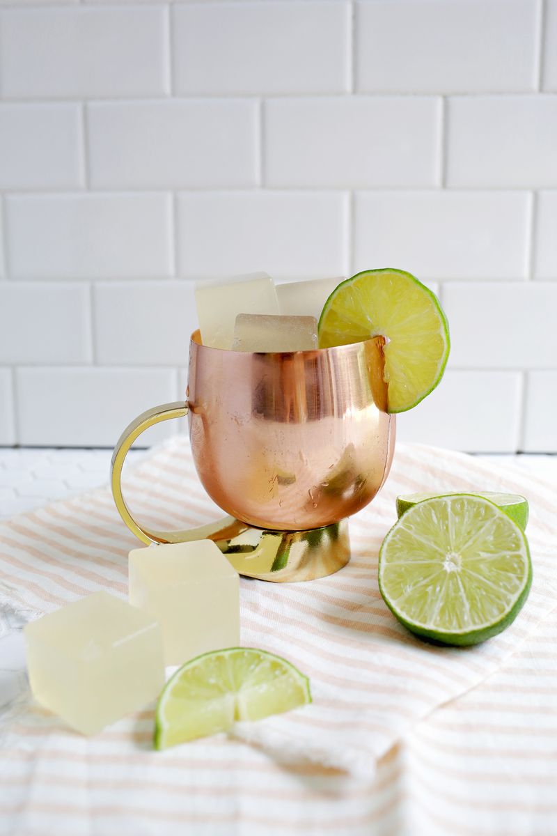 Yes Please! Moscow Mule Jello Shots (click through for recipe) 