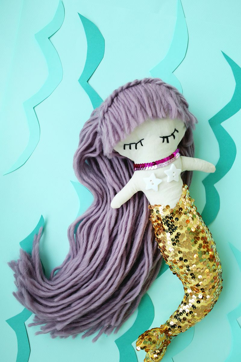 Make your own mermaid doll! (click through for downloadable pattern) 
