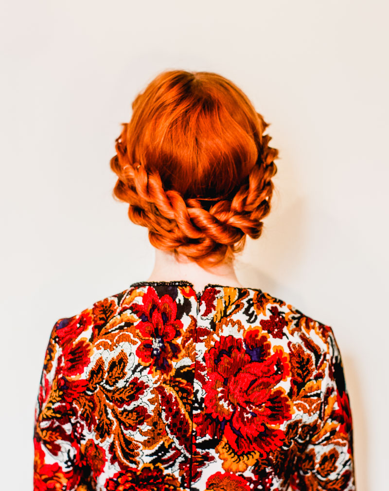 Perfect holiday party updo (click through for tutorial) 