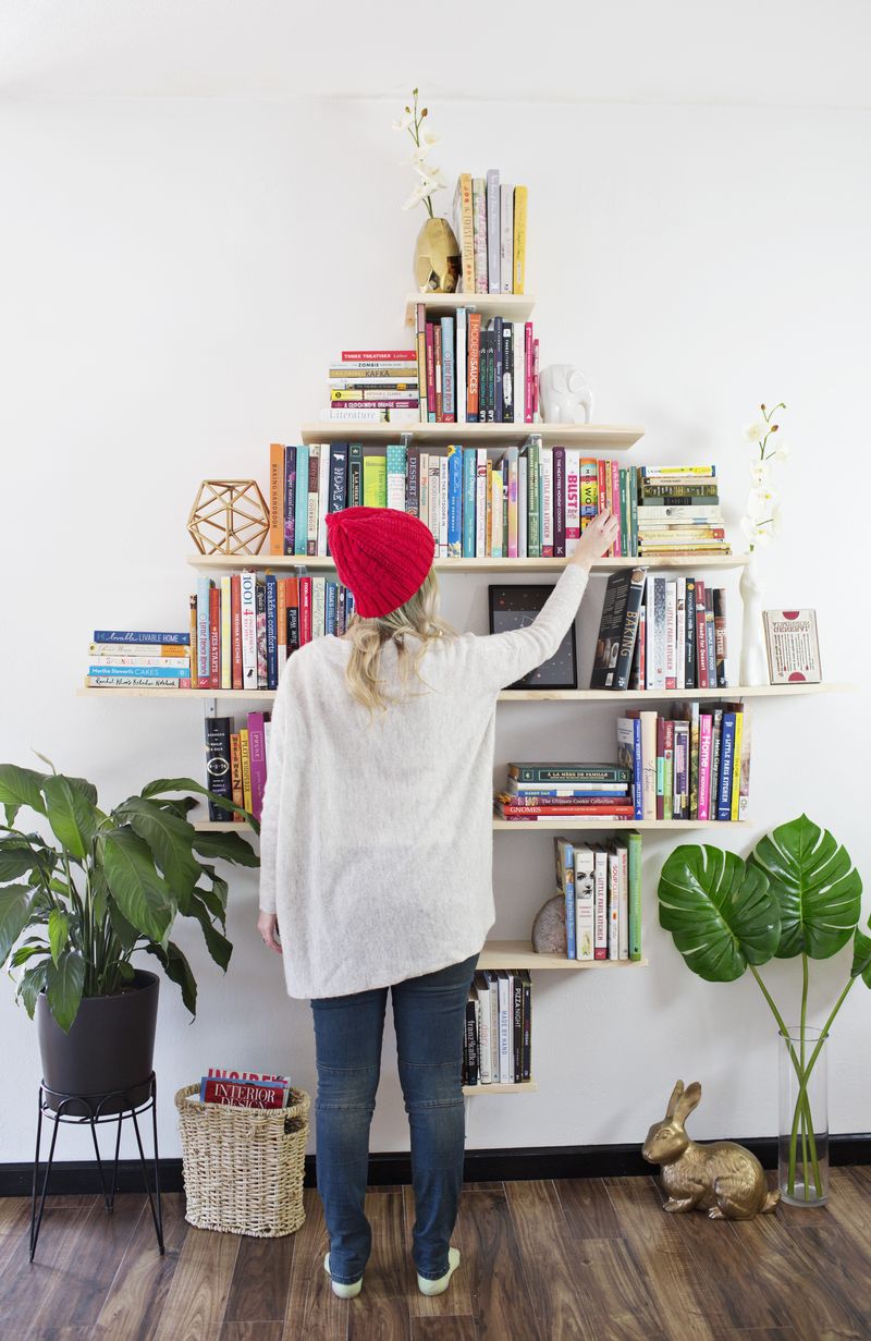 DIY Diamond Shaped Book Shelves (via abeautifulmess.com) 