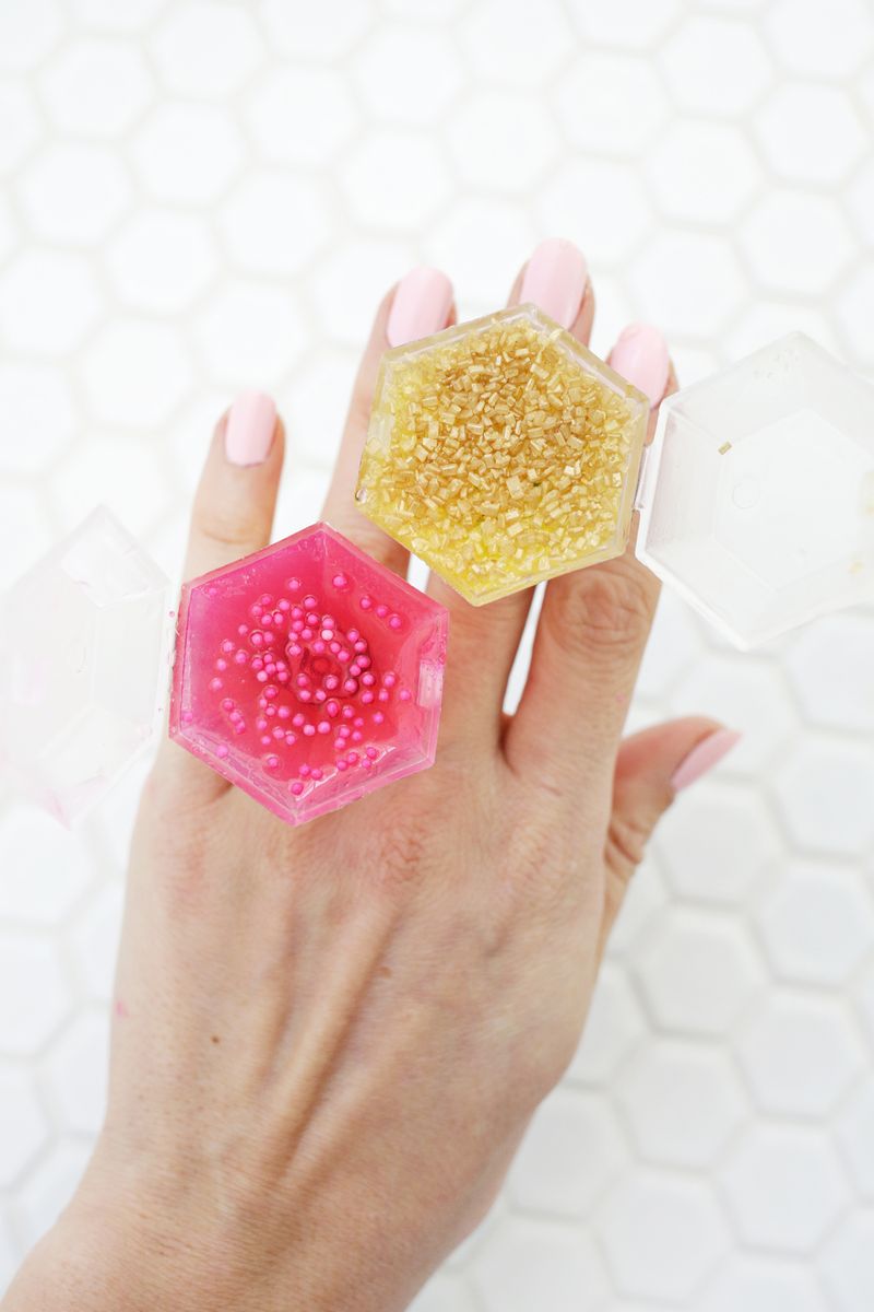 OMG! Diamond ring jello shots?? (click through for tutorial) 