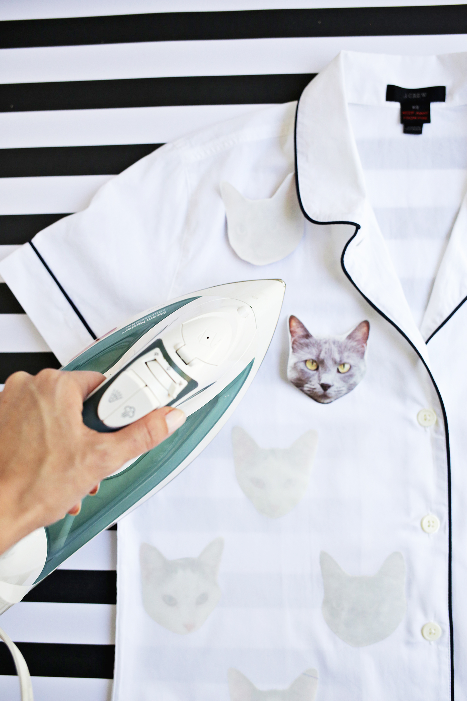 Make Your Own Pet Photo Pajamas! (click through for more!) 