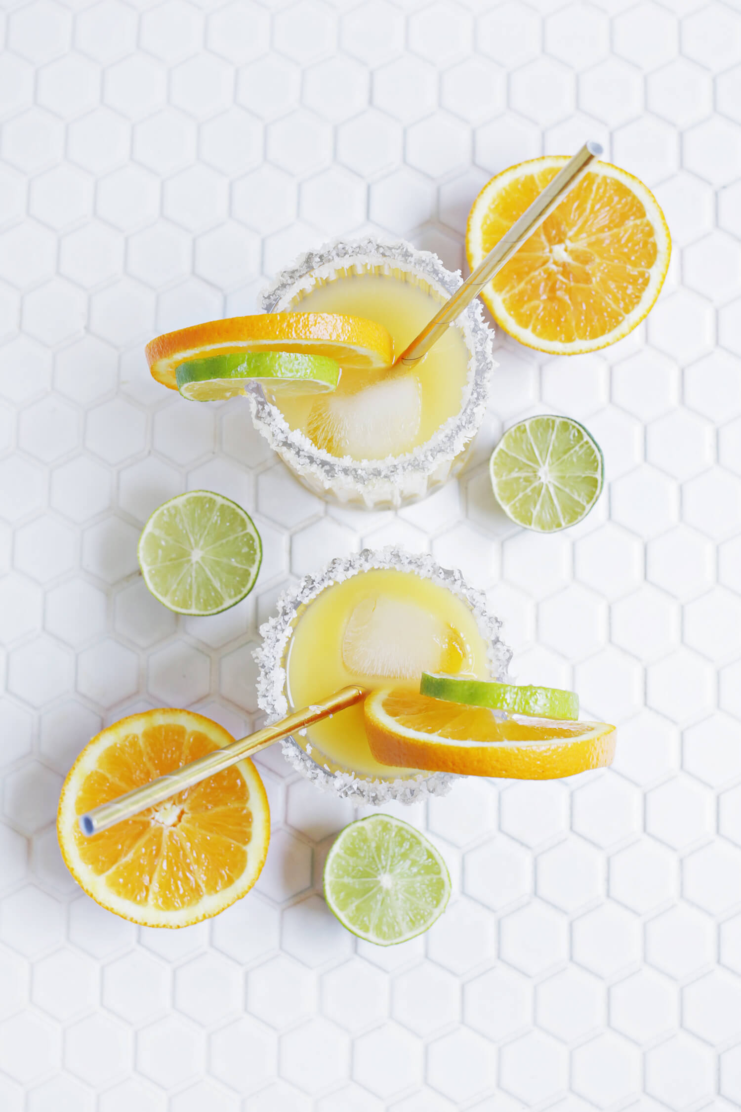 Perfect for summer! orange mango margarita (click through for recipe) 