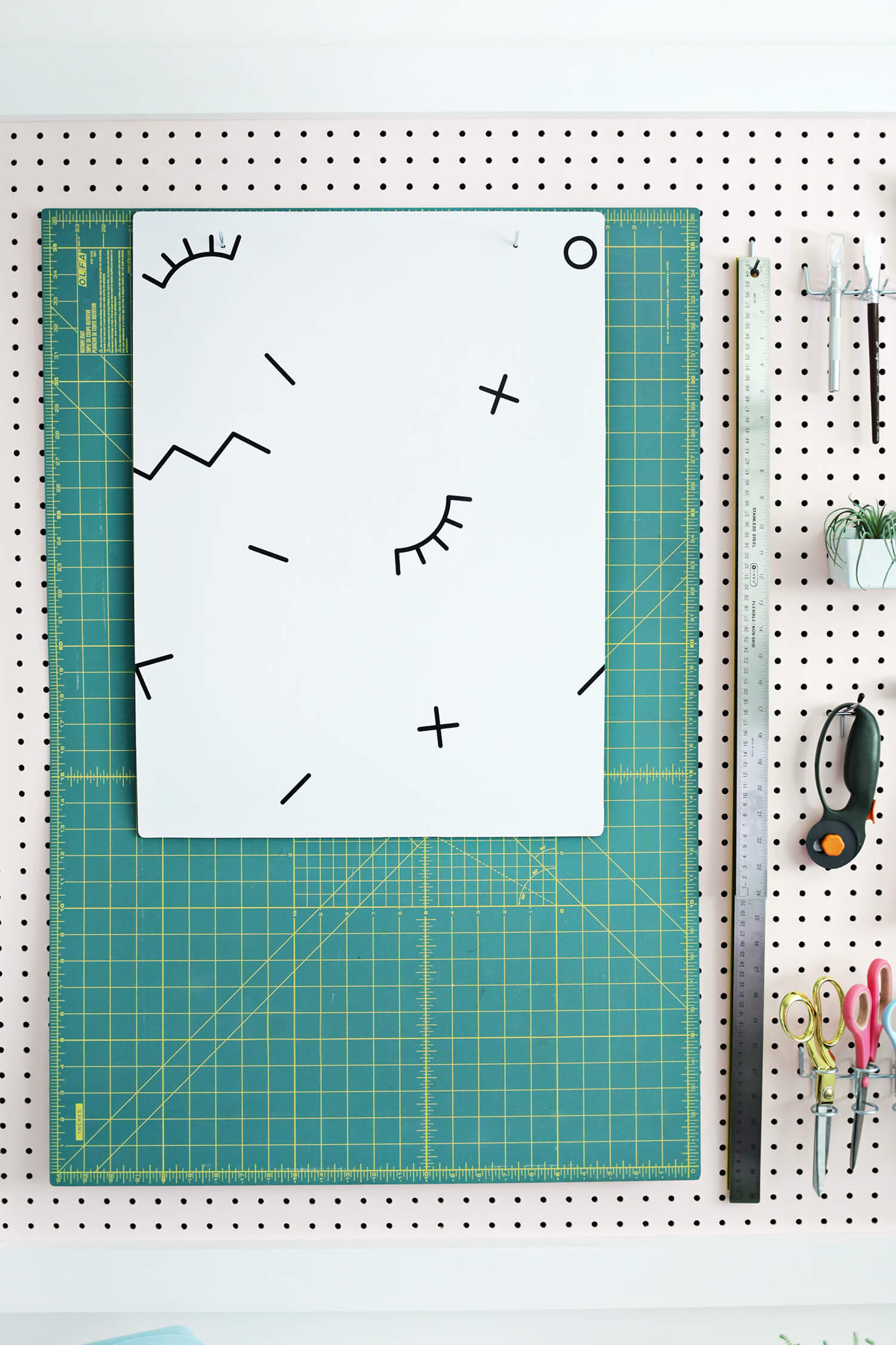 5 Ways to Make A Boring Pegboard On Fleek! (click through for more 