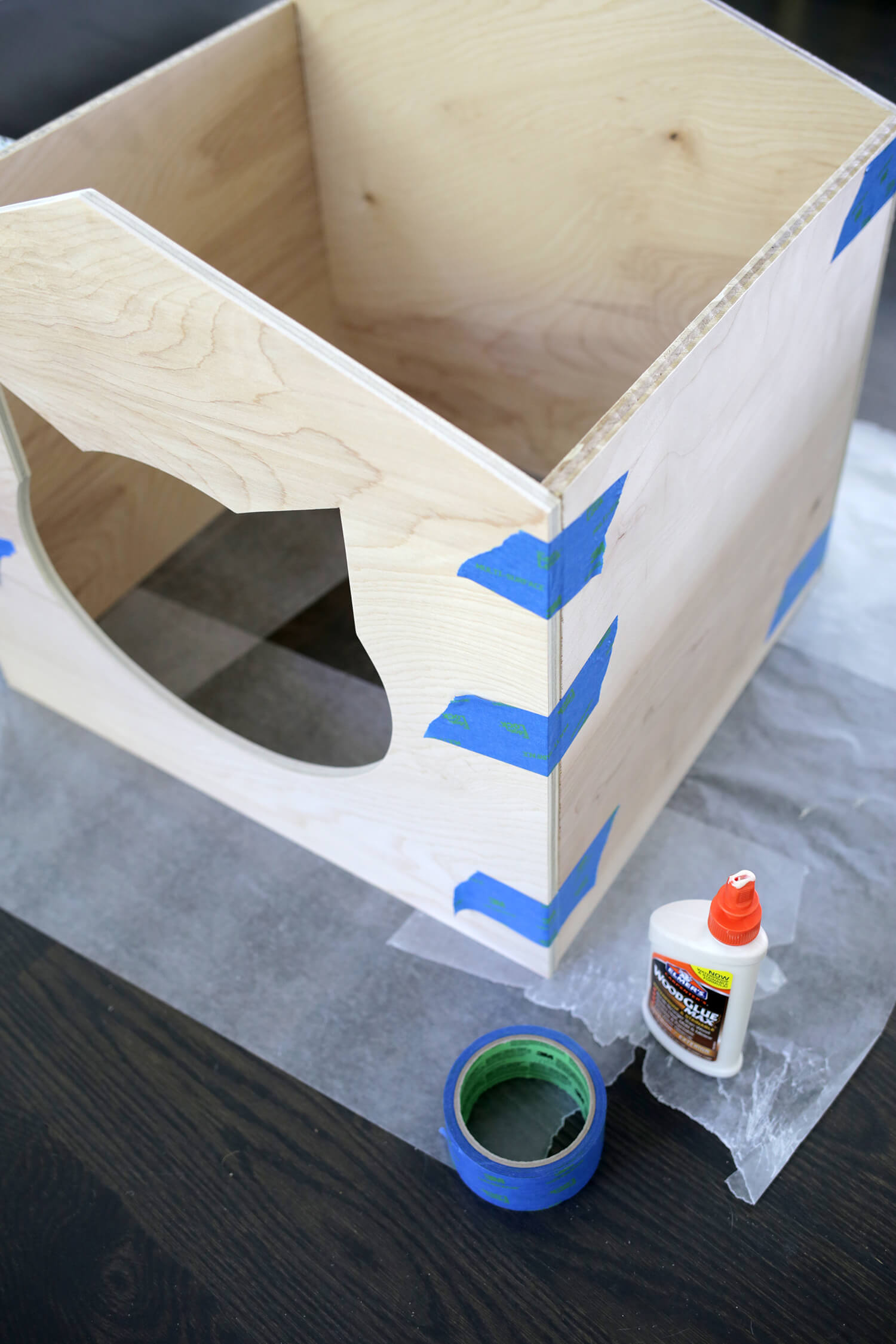 Yes, Need This! Litter Box Cover DIY! (click through for tutorial)
