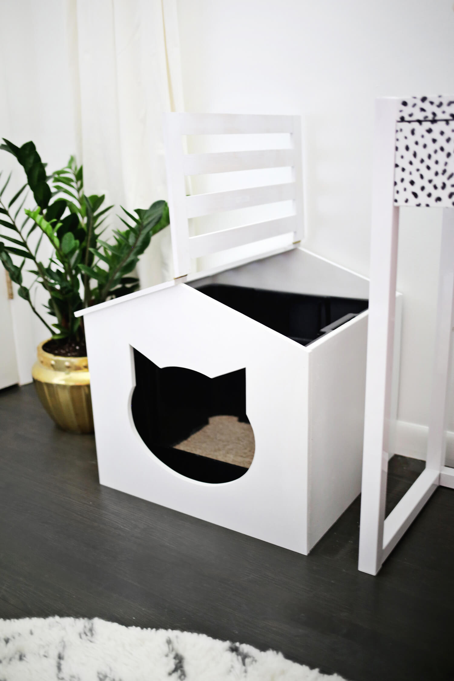 Yes, Need This! Litter Box Cover DIY! (click through for tutorial)