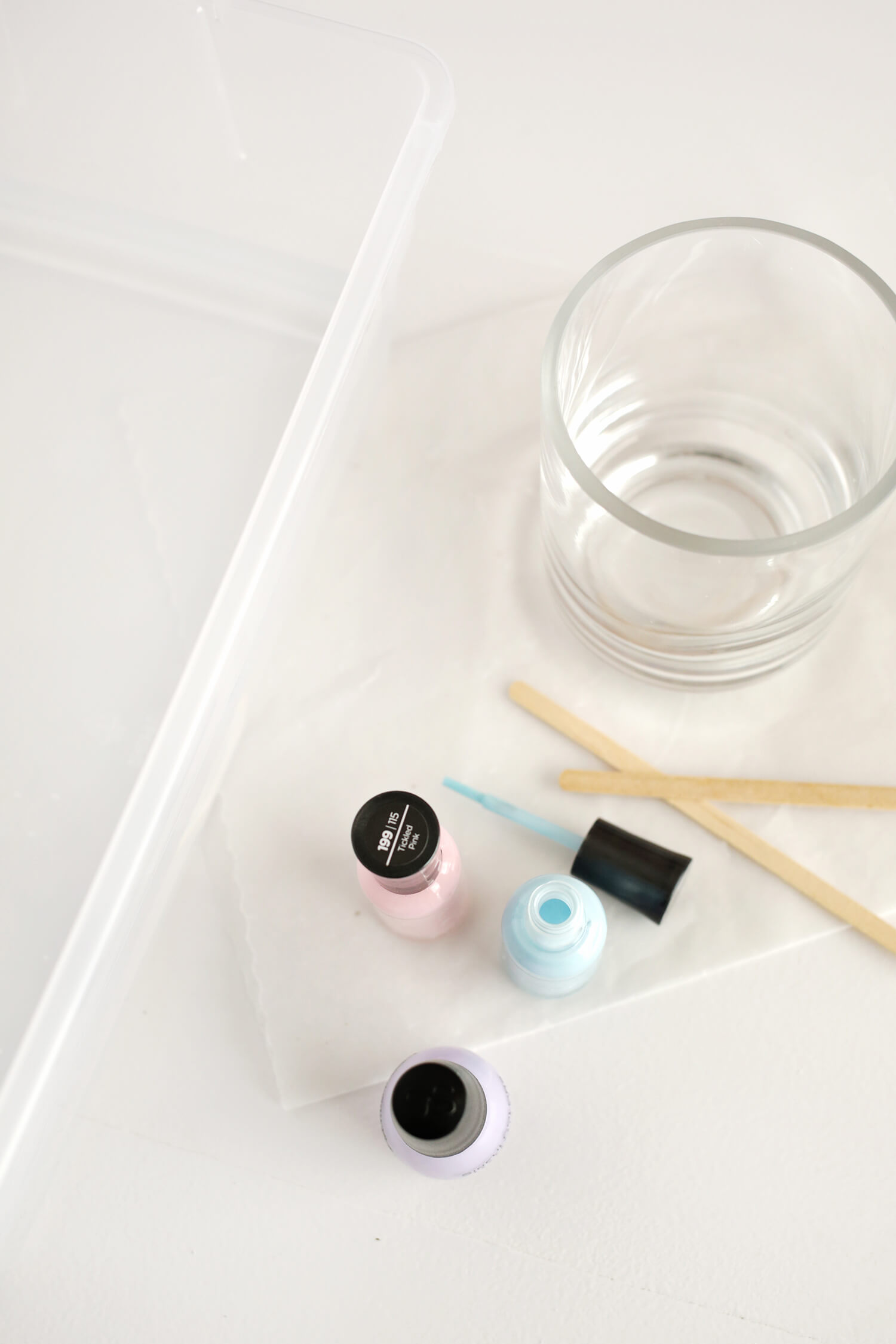 Marbled Votive DIY (click through for tutorial!)
