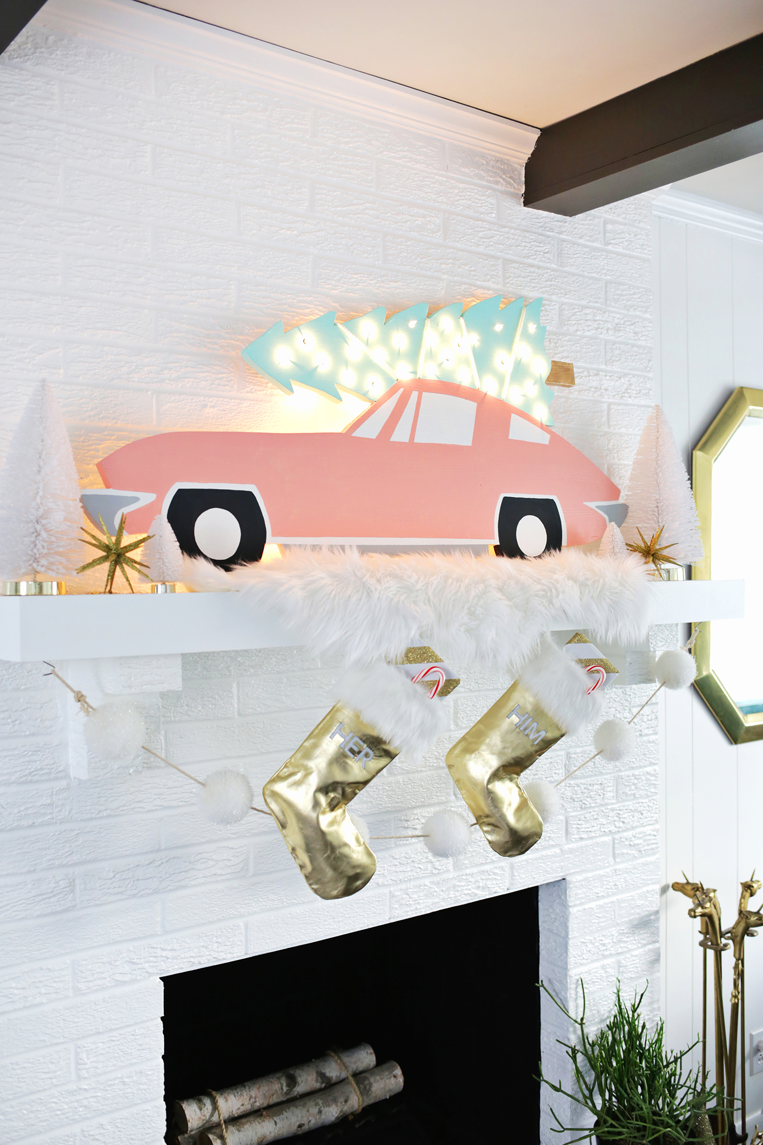 Adorable! Vintage Car with Tree Marquee DIY (click through for tutorial) 
