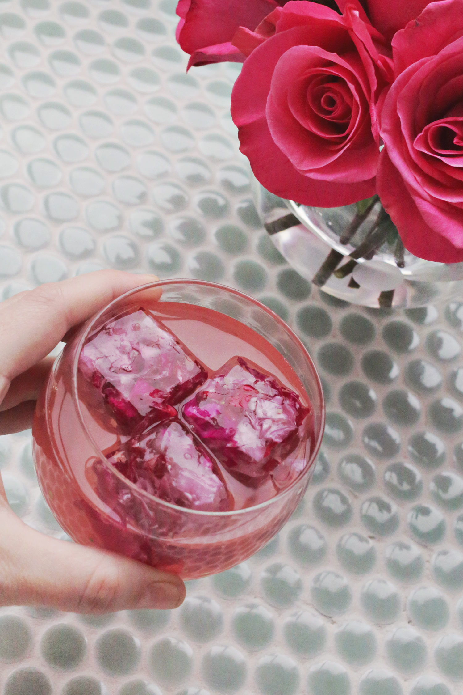How to make floral ice cubes 