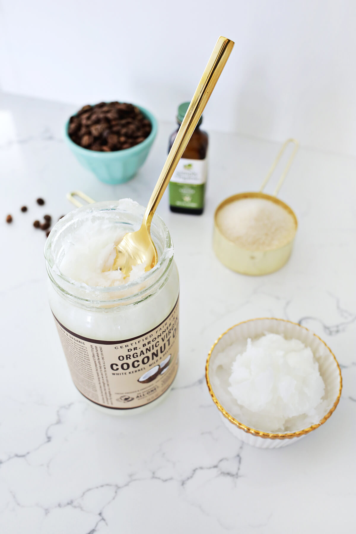 Vanilla Latte Coffee Scrub DIY (click through for tutorial 