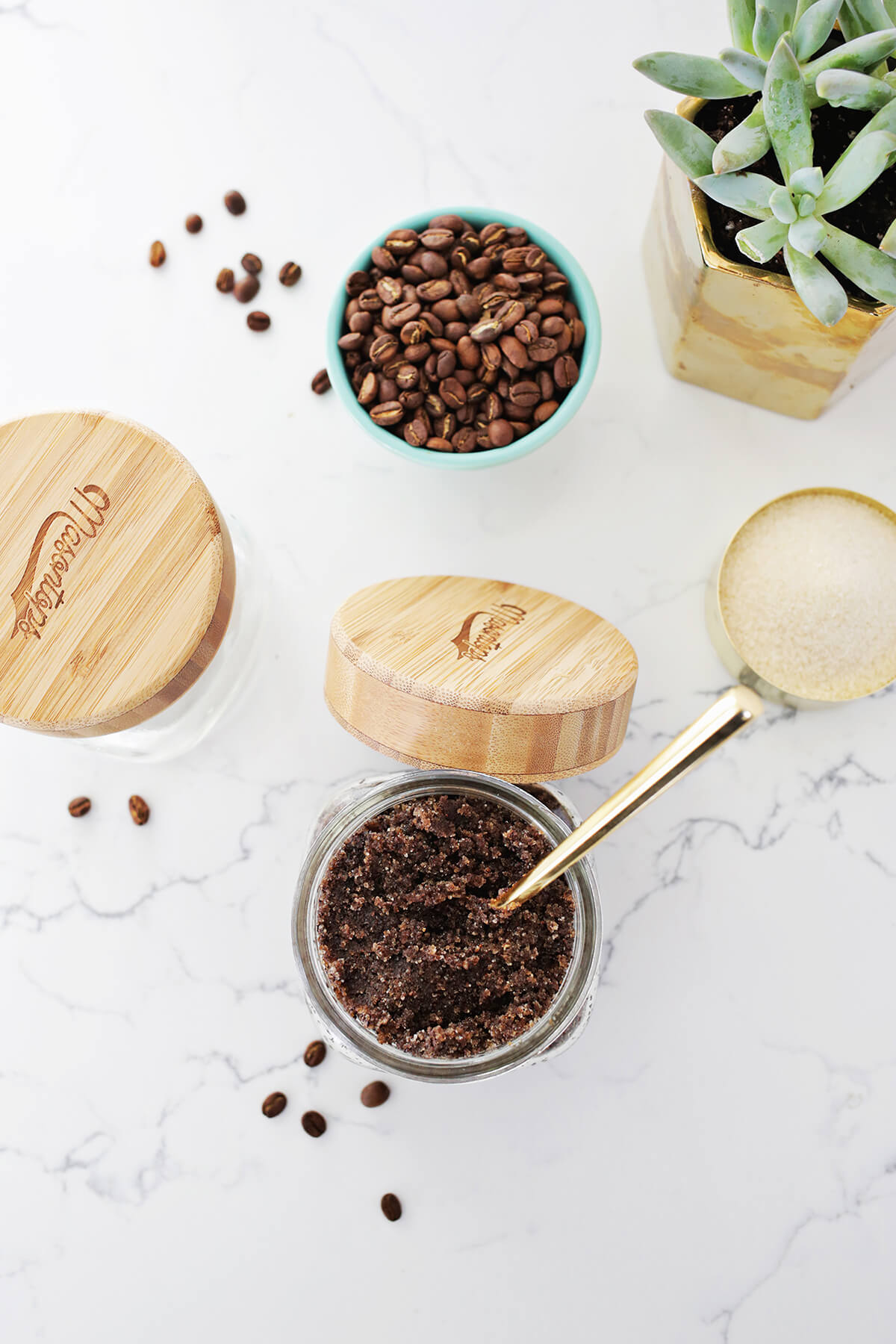 Vanilla Latte Coffee Scrub DIY (click through for tutorial) 