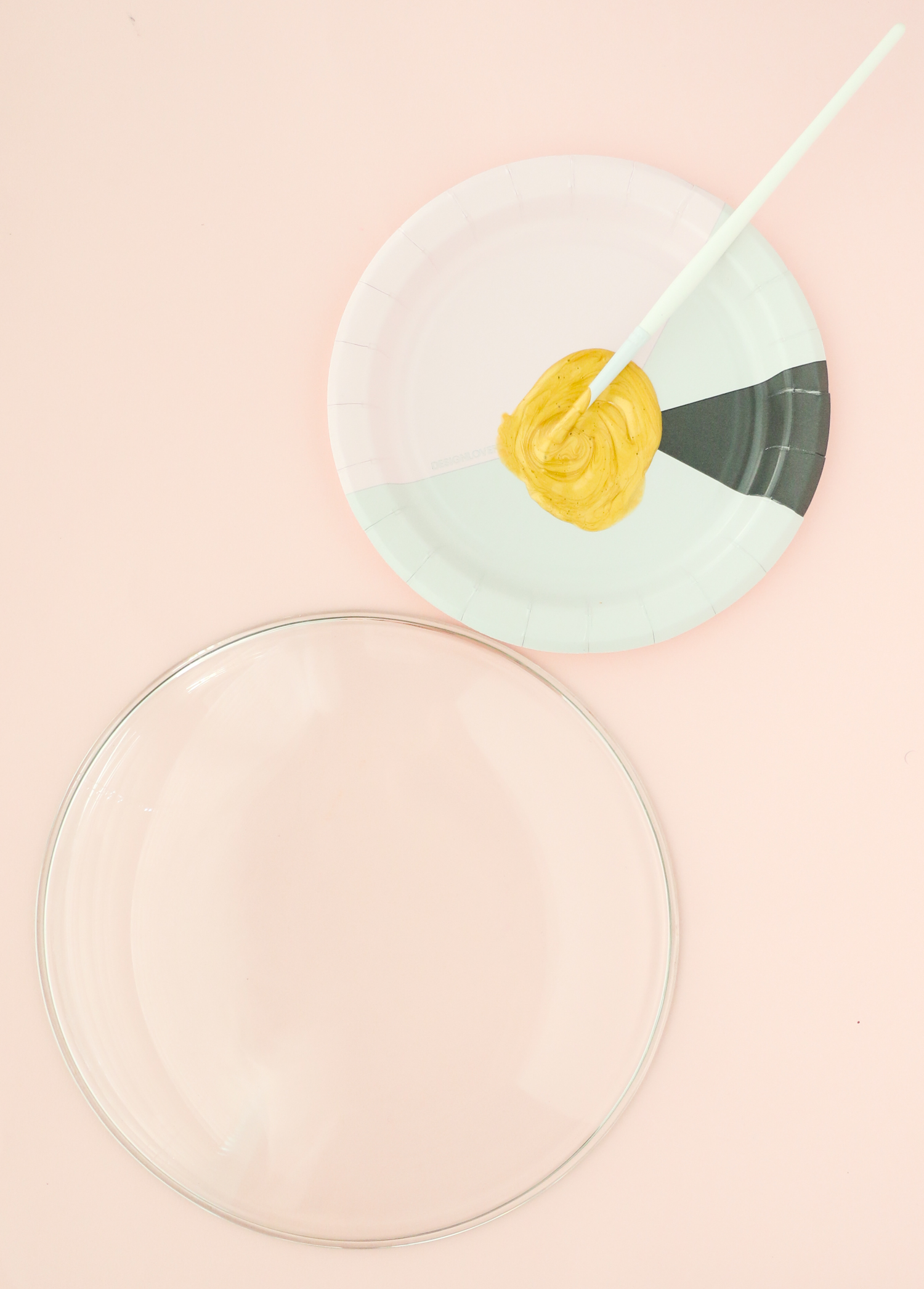 DIY Splatter Painted Plates (Click Through for Tutorial) _